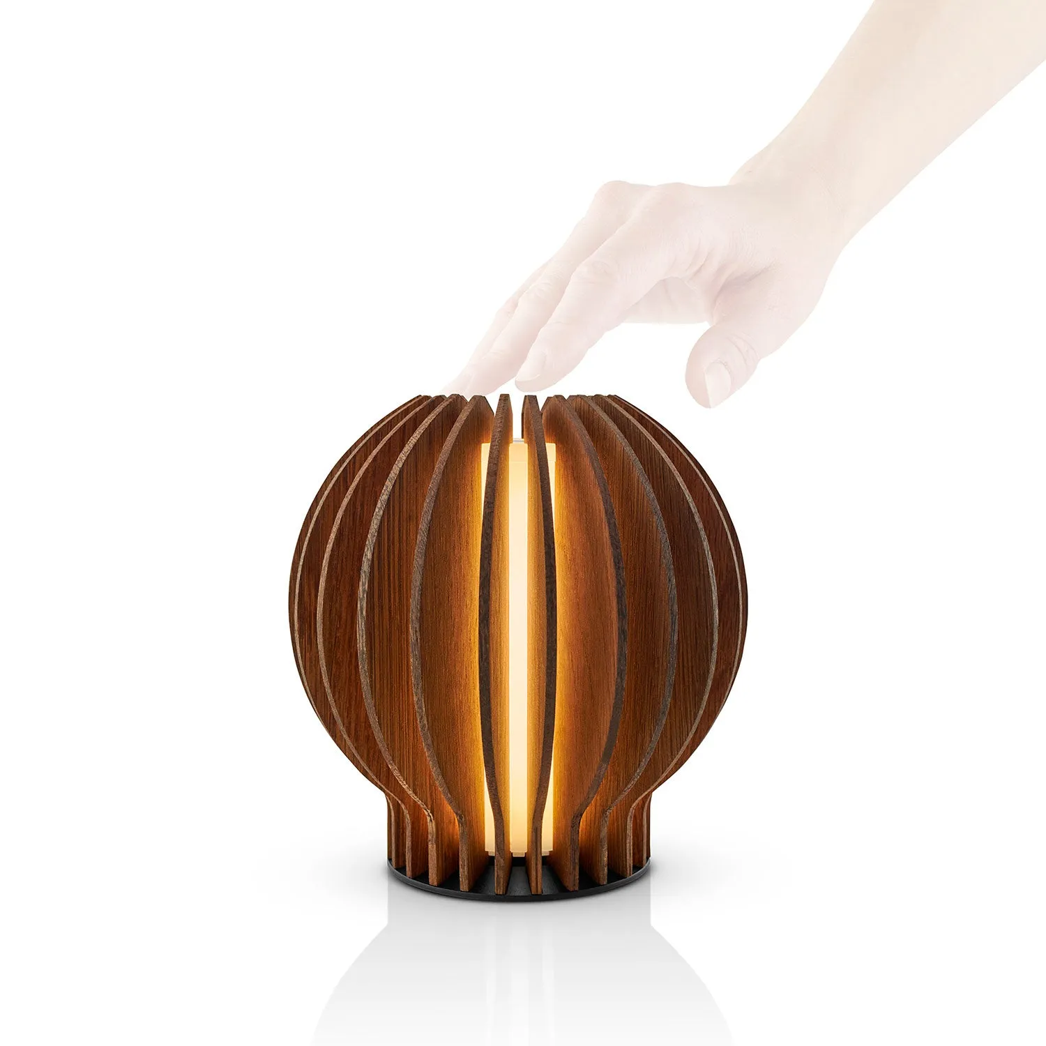 eva solo | radiant round portable table lamp | smoked oak - DC